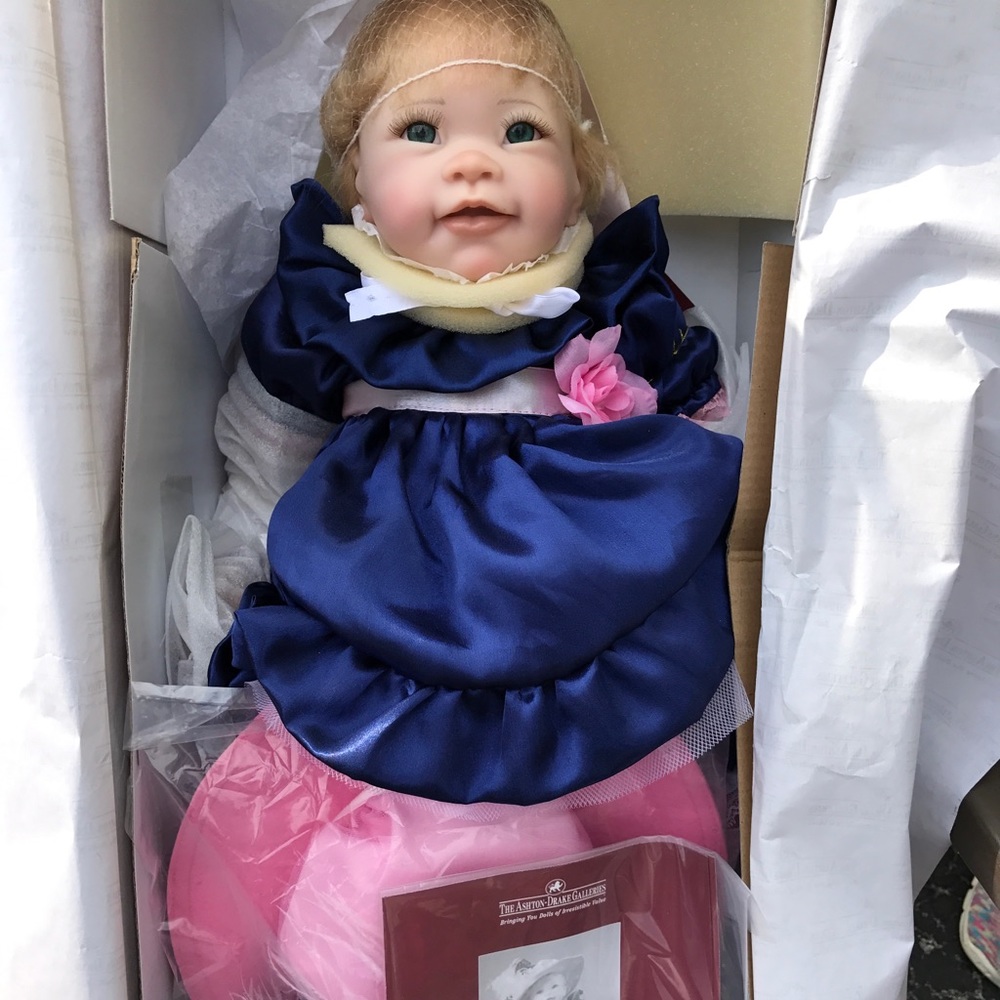 Ashton Drake 'Alexandra Tea for Three' Doll.